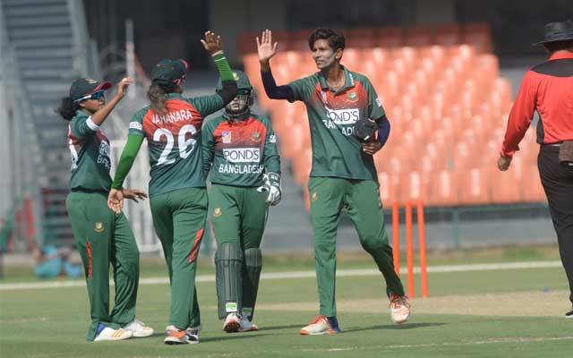 بنگالی کڑیوں نے پاکستان ویمن ٹیم کو ایک وکٹ سے شکست دے دی