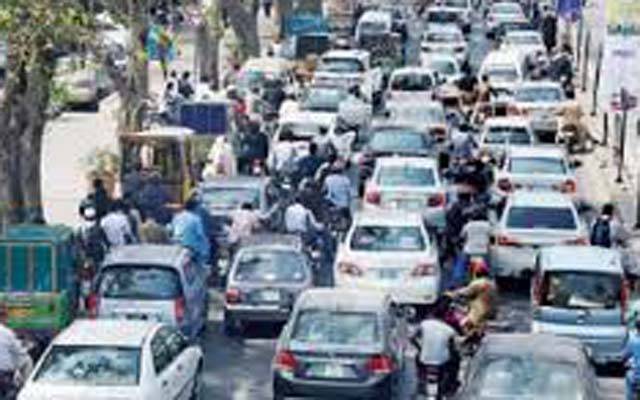 احتجاجی مظاہروں اور ریلیوں کے باعث شہر میں ٹریفک کا نظام مفلوج