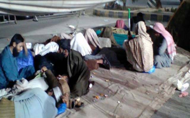 نابینا افراد کا چوتھے روز بھی کلب چوک پر دھرنا جاری