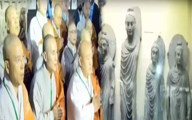 بدھ مت کے 70 رکنی وفد کا لاہور عجائب گھر کا دورہ