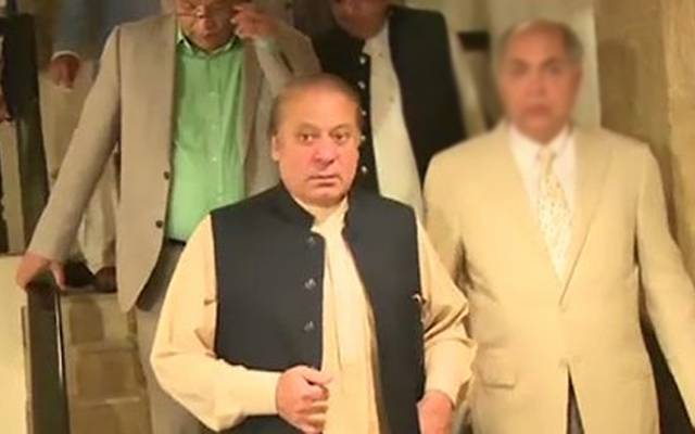 سابق وزیراعظم کی بیرون ملک روانگی کےحوالے سےڈاکٹر عدنان کا ٹویٹ