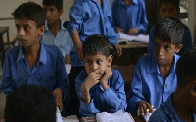 سکول سربراہان نے محکمہ تعلیم کے احکامات ہوا میں اڑا دیئے