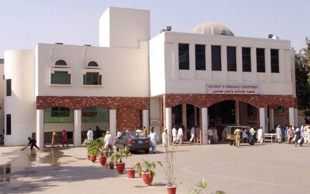 سروسز ہسپتال کے طبی آلات ناکارہ، انتظامیہ نے خطیر رقم کا مطالبہ کردیا
