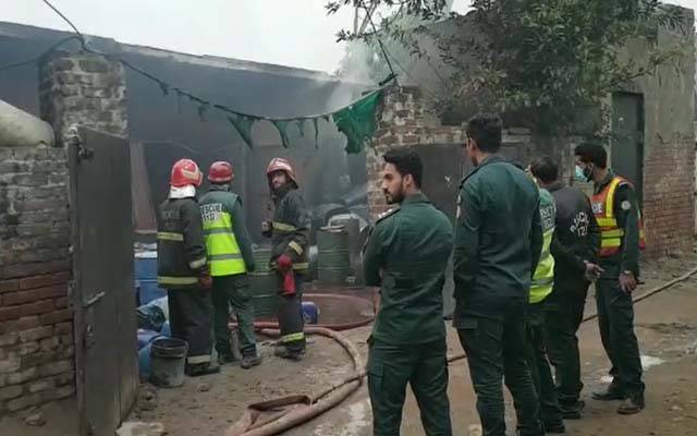 شیرا کوٹ: ورکشاپ میں کھڑی گاڑی میں آگ بھڑک اٹھی