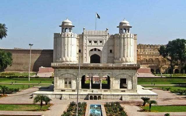 شاہی قلعہ کے دیوان عام کے نیچے تہہ خانہ دریافت