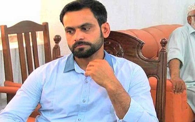 کرکٹر محمد حفیظ کی ایف بی آر آفس آمد، کمشنر آر ٹی او سے ملاقات