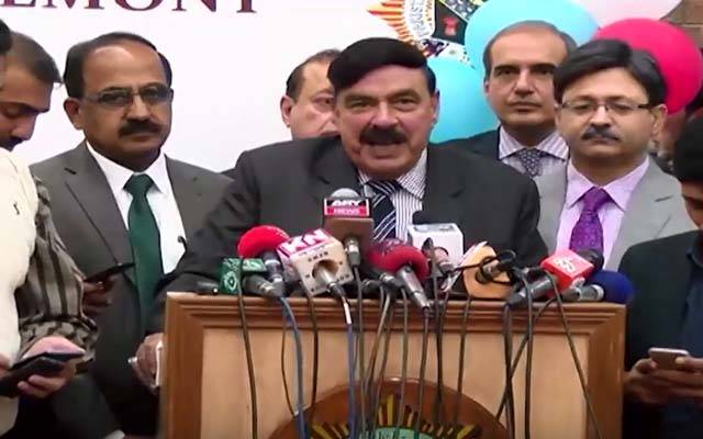 ٹرین پر سفر کرنے والوں کو شیخ رشید  نے خوشخبری سنا دی
