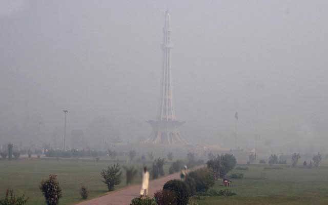 لاہور سموگ کےنرغے میں، محکمہ موسمیات کی بارش کی پیشگوئی