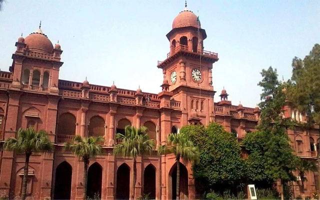 پنجاب یونیورسٹی، بڑے پیمانے پر اساتذہ کی ترقیاں