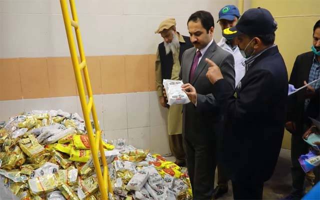 فوڈ اتھارٹی ان ایکشن، 3 لاکھ 73 ہزار 58 پیکٹ گٹکا بھٹی میں جلا کرتلف