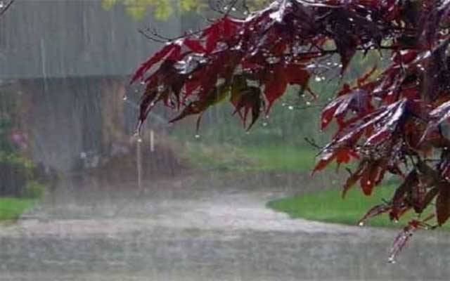 لاہور میں بارش سے سردی بڑھ گئی