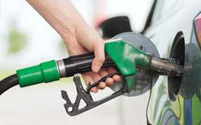 تبدیلی سرکار کا بڑا کارنامہ، پٹرول کی قیمتوں میں ریکارڈ اضافہ