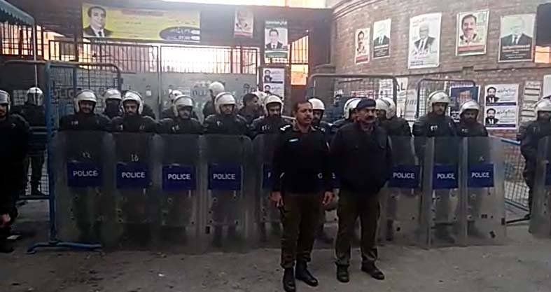 حمزہ شہباز اور یوسف عباس کی پیشی سے قبل سیکورٹی کے سخت انتظامات
