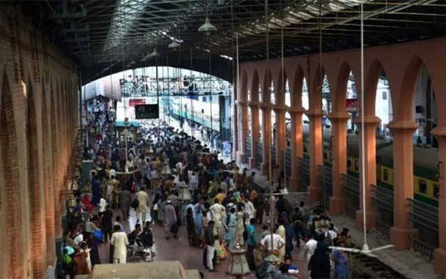 بغیر ٹکٹ سفر کرنے والوں کی شامت آگئی