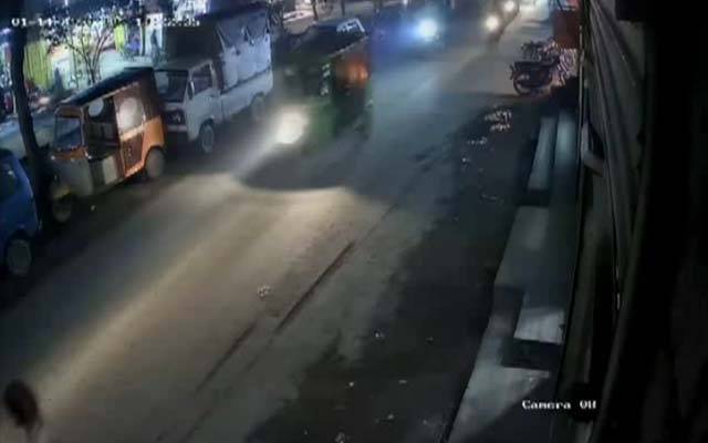 بادامی باغ کے میں موبائل کی دوکان میں ڈکیتی یہ واردات