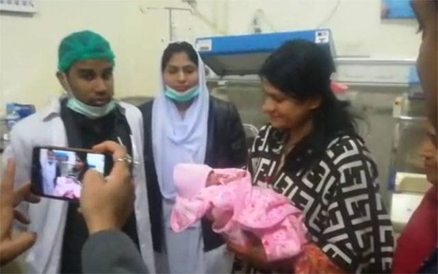 ظالم ماں کے ہاتھوں قتل سے بچنے والی شیرخوار گڑیا چائلڈ پروٹیکشن کے حوالے