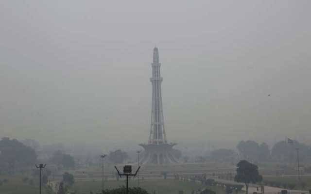 لاہور پر فضائی آلودگی کا حملہ، ائیر کوالٹی انڈیکس 400 ہوگیا 