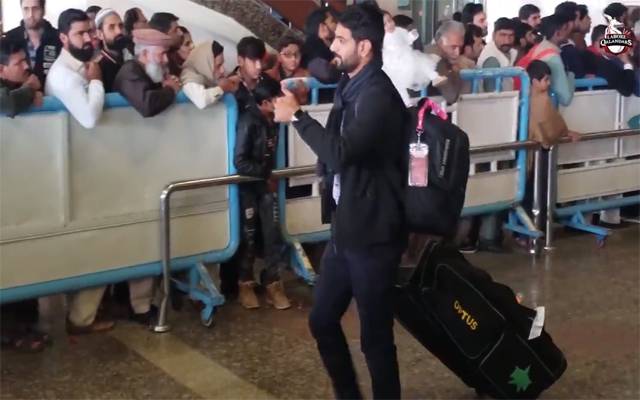 بنگالی ٹائیگرز کی نیندیں اڑانے حارث رئوف لاہور پہنچ گئے