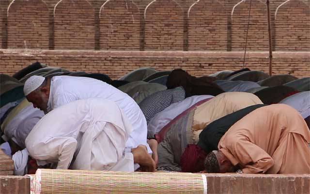 چوروں نے نمازیوں کو بھی نہ بخشا