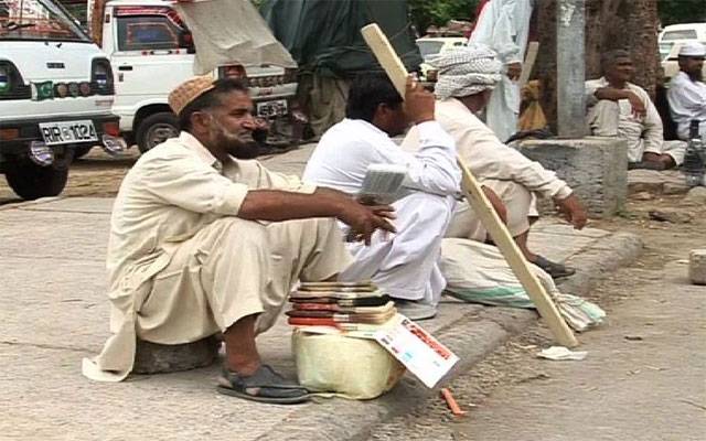 نئے پاکستان میں مزدور دیہاڑی سے بھی گیا
