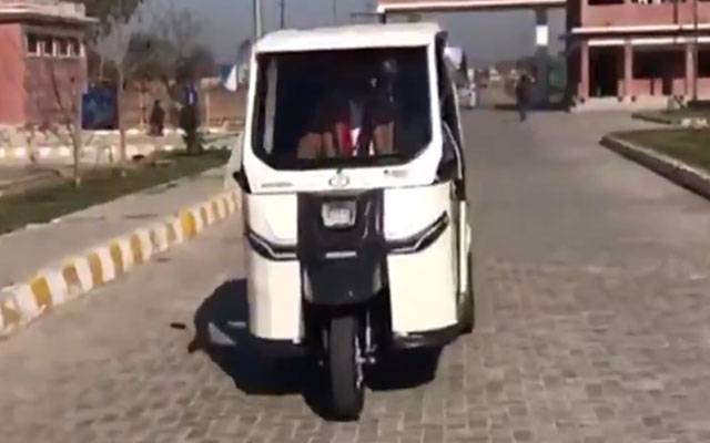 بجلی سے چلنے والی رکشہ متعارف