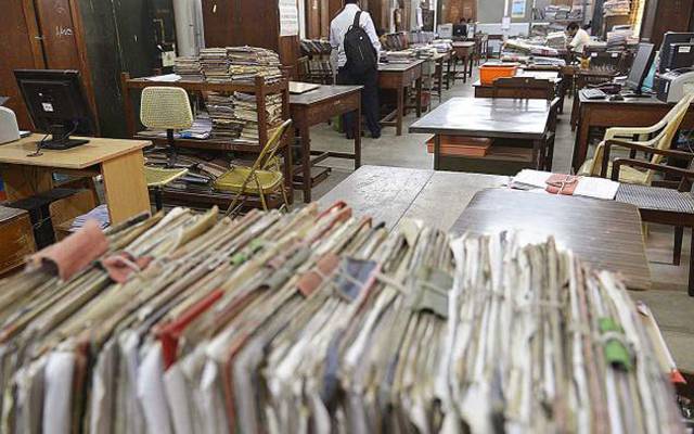 اہم محکموں کے ملازمین ترقیوں سے محروم