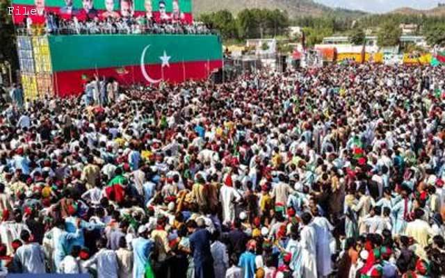 تحریک انصاف کا مال روڈ پر جلسہ، کشمیریوں کو تنہا نہ چھوڑنے کا عزم 