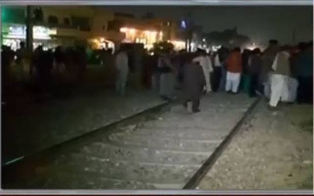  ماں نے کمسن بچے کے ہمراہ خودکشی کر لی