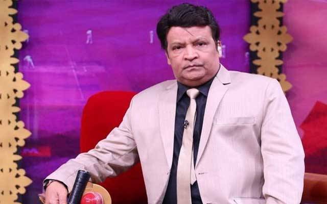 معروف کامیڈین عمر شریف کے گھر صفِ ماتم بچھ گئی 