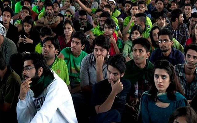 ملک بدلا لیکن قلندرز کے حالات نہ بدلے، شائقین مایوس