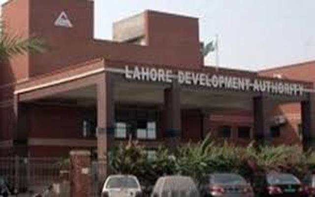 ایل ڈی اے کا کیخلاف آپریشن، چاردیواریاں، زیر تعمیر سڑکیں ودیگر انفراسٹرکچرمسمار