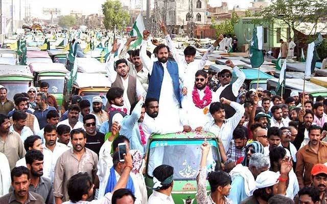 گیس کی بڑھتی قیمتوں کیخلاف رکشہ یونین سراپا احتجاج