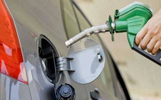 پٹرول مزید 10 روپے سستا ہونے کا دعویٰ