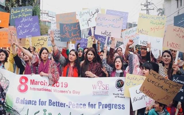 عورت مارچ،عدالت نے فیصلے کا اختیار ڈپٹی کمشنر کو دیدیا