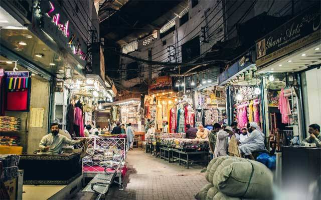 کورونا وائرس سے کارباری سرگرمیاں متاثر، تاجر پریشان