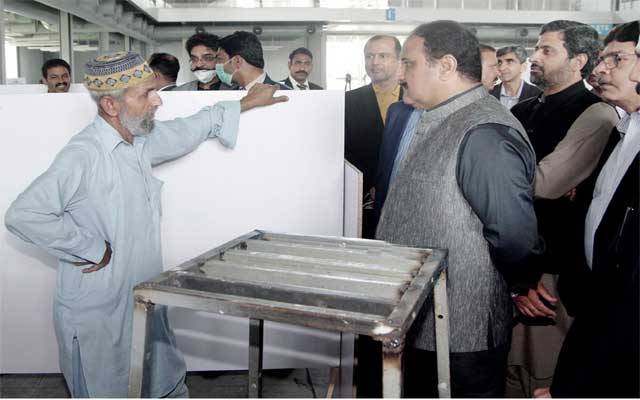 وزیر اعلیٰ ان ایکشن، شہر کے مختلف علاقوں کا دورہ