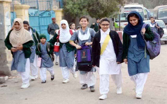  کورونا کے پیش نظر سکولوں کی چھٹیاں بڑھا دی گئیں