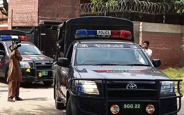 لاہور کے تھانوں میں کورونا وائرس سے بچاو کیلئے سپرے