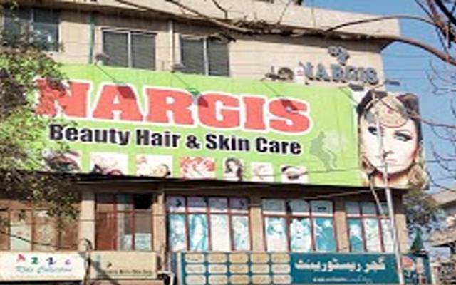 متعدد اداکاروں کے بیوٹی سیلونز بھی لاک ڈاون کے باعث بند ہوگئے