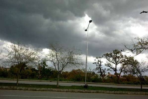 ٹھنڈی ہواوں کیساتھ بارش کی پیشگوئی