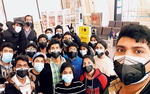 ہر گھنٹے سیلفی بھیجنے کا حکم 