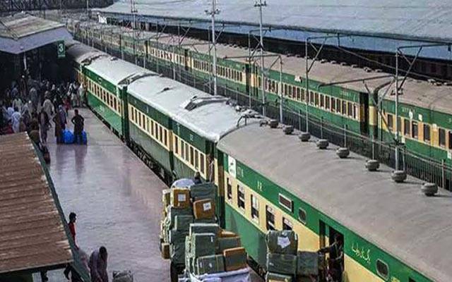 پاکستان ریلوے نے حکومت سے ایک کھرب 27 ارب روپے مانگ لئے