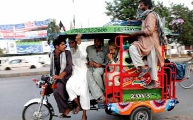 موٹر سائیکل رکشہ مالکان حکومتی ہدایات نظر انداز کرنے لگے