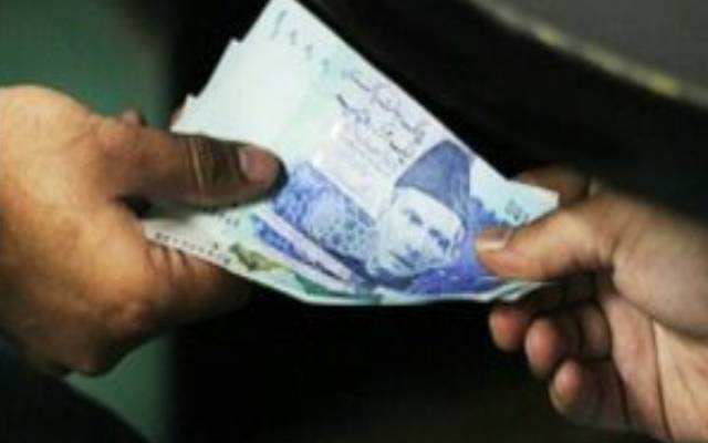 لاک ڈاؤن میں بھی پولیس نے کمائی کا ذریعہ ڈھونڈ لیا