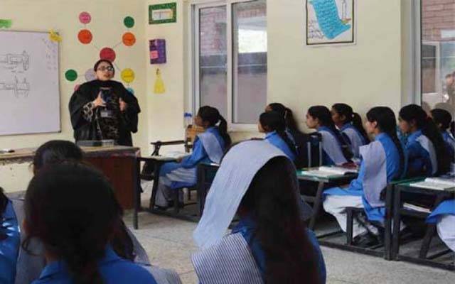 اساتذہ کے کنٹریکٹ میں ایک سال کی توسیع