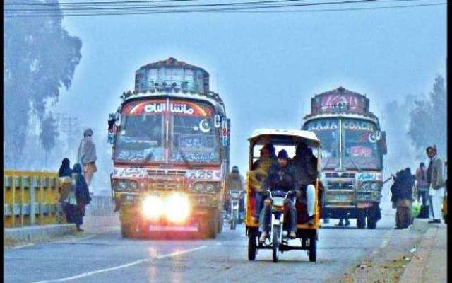  لاک ڈاؤن کی خلاف ورزی کرنےوالی گاڑیوں کے خلاف کارروائیاں جاری