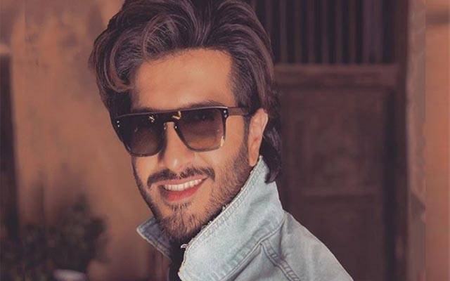 اداکار فیروز خان نے بھی حمزہ علی عباسی کا راستہ اپنا لیا