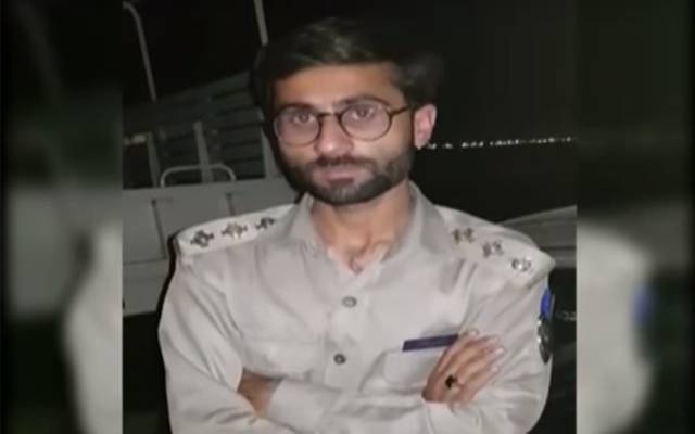 جعلی موٹر وے انسپکٹر کو گرل فرینڈ کے ساتھ سیرسپاٹےکرنا مہنگا پڑ گیا