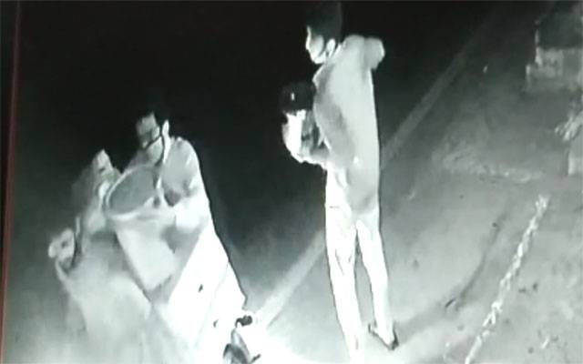 چور سیلون اور گھر کا صفایا کرگئے،ڈکیتی مزاحمت پر شہری زخمی،2 ڈاکو گرفتار