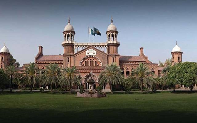 لاہور ہائیکورٹ نے ٹریفک وارڈنز میں تقرر و تبادلوں کے طریقہ کار کو درست قرار دے دیا